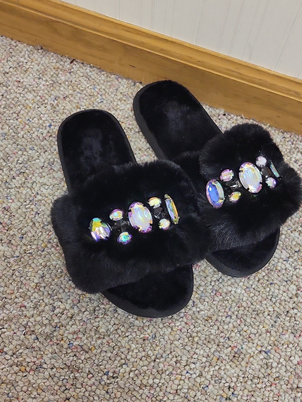 Black Faux-Fur Jeweled Slide Sandals - Women's Sz 7 Lounge Comfy Grandma